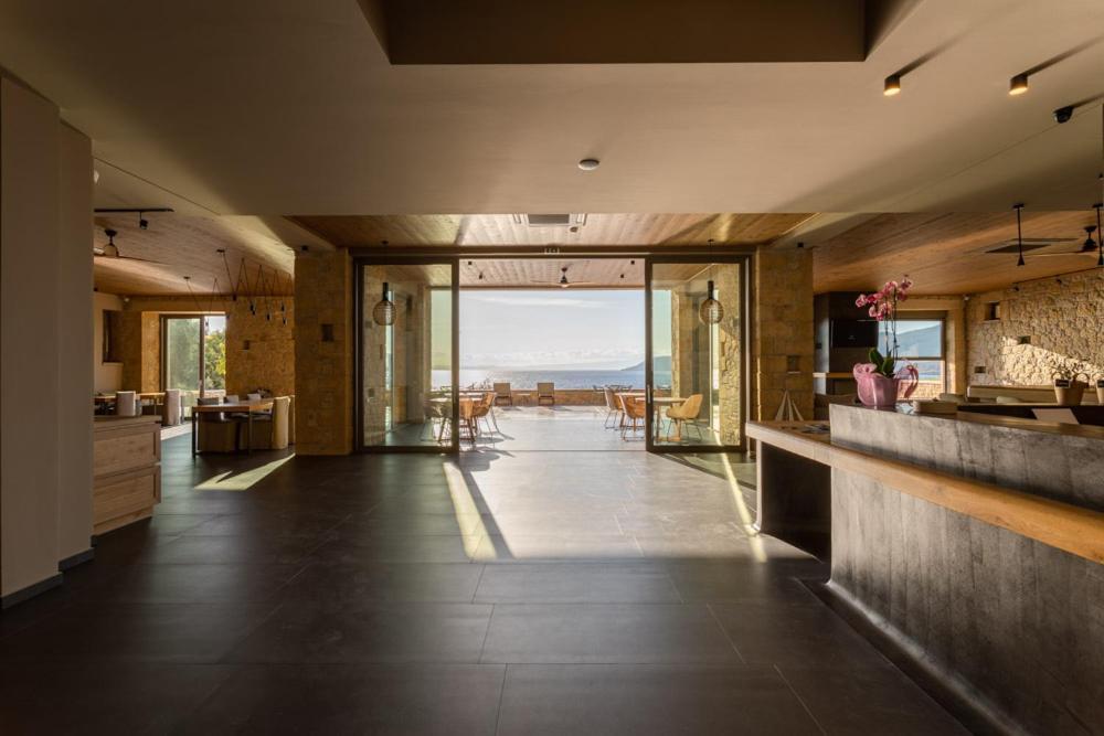 Diapori Suites Hotel Kardhamili Ngoại thất bức ảnh