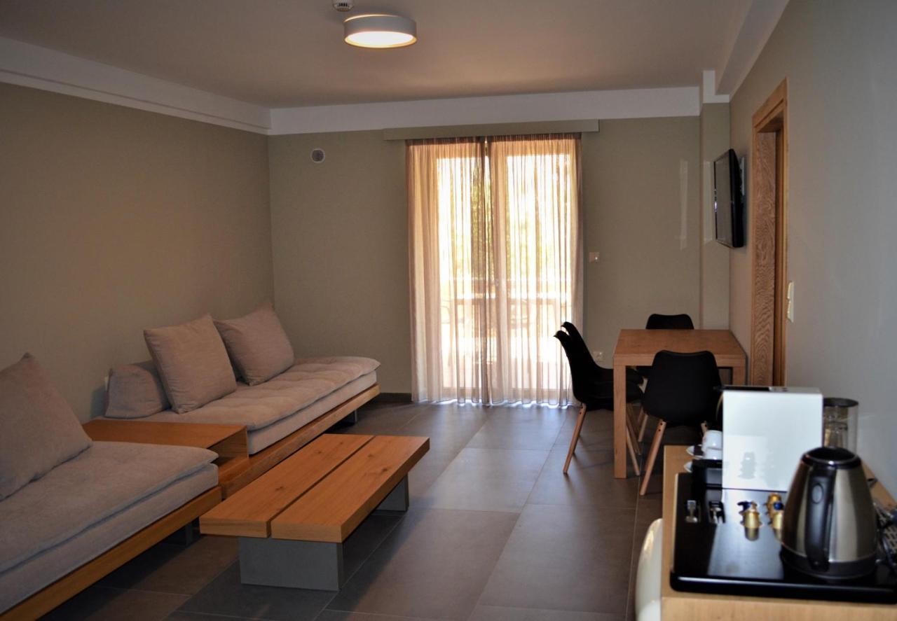 Diapori Suites Hotel Kardhamili Ngoại thất bức ảnh