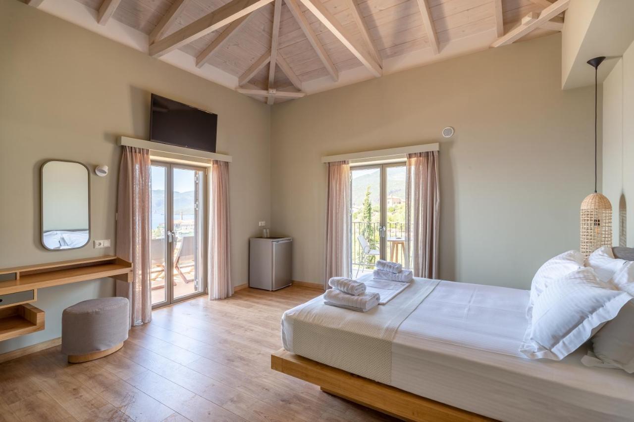 Diapori Suites Hotel Kardhamili Ngoại thất bức ảnh