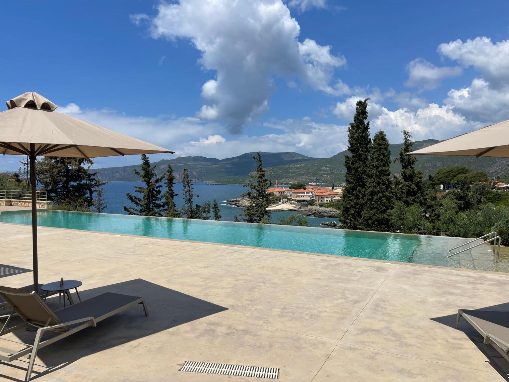 Diapori Suites Hotel Kardhamili Ngoại thất bức ảnh